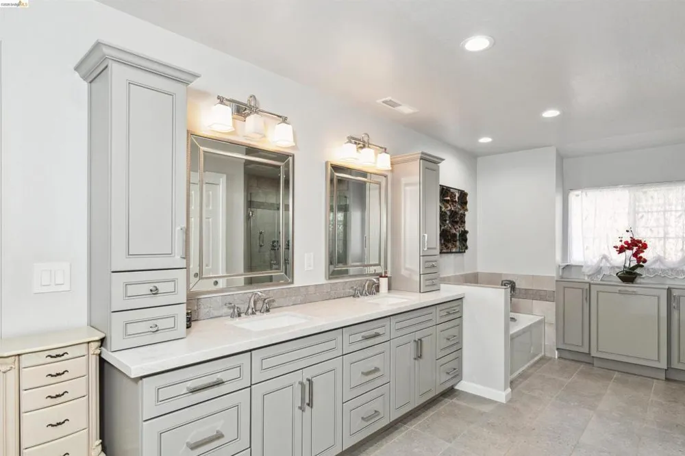 105 W Bolton Rd Oakley, CA 94561