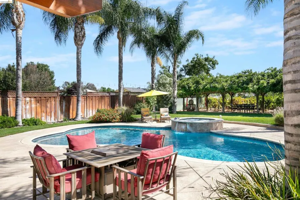 105 W Bolton Rd Oakley, CA 94561
