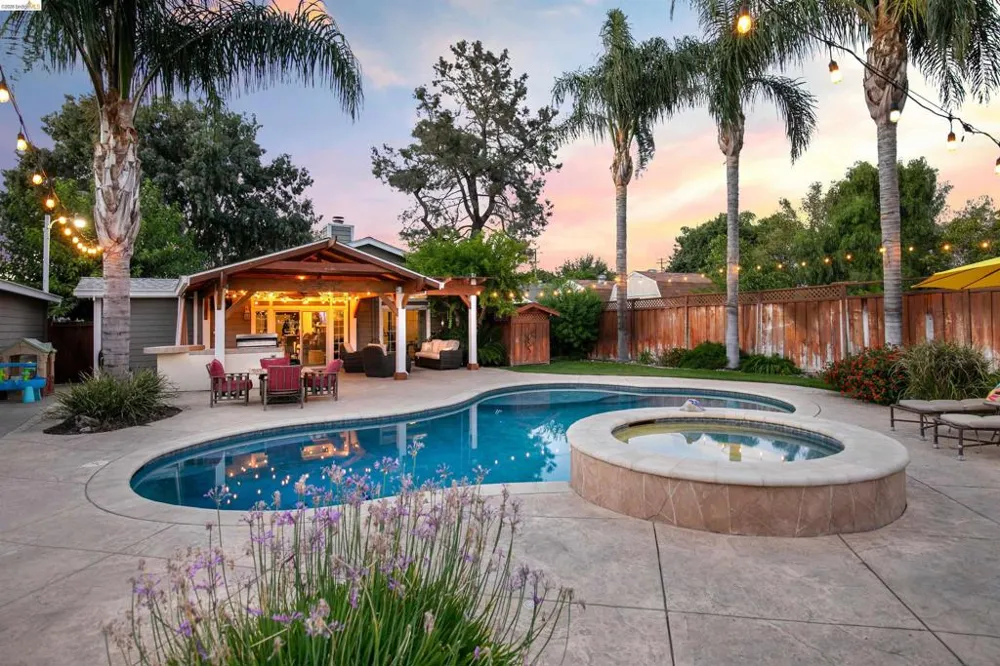 105 W Bolton Rd Oakley, CA 94561