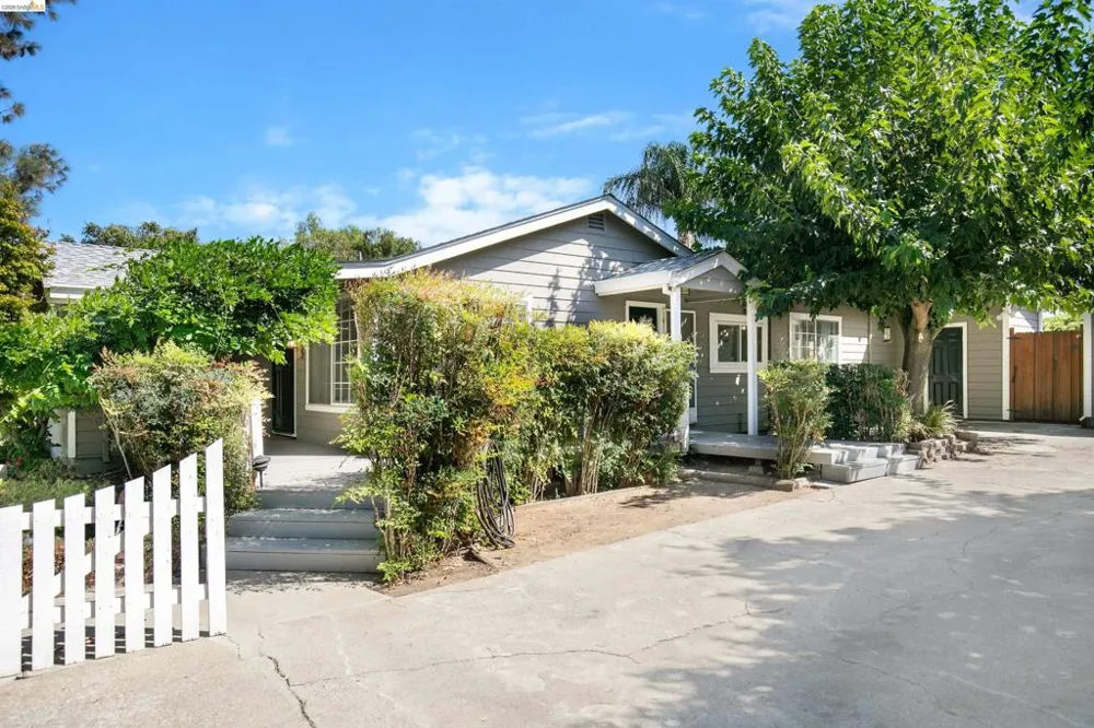 105 W Bolton Rd Oakley, CA 94561