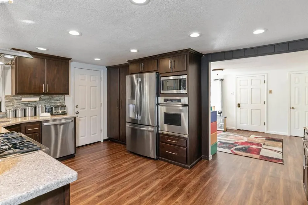105 W Bolton Rd Oakley, CA 94561