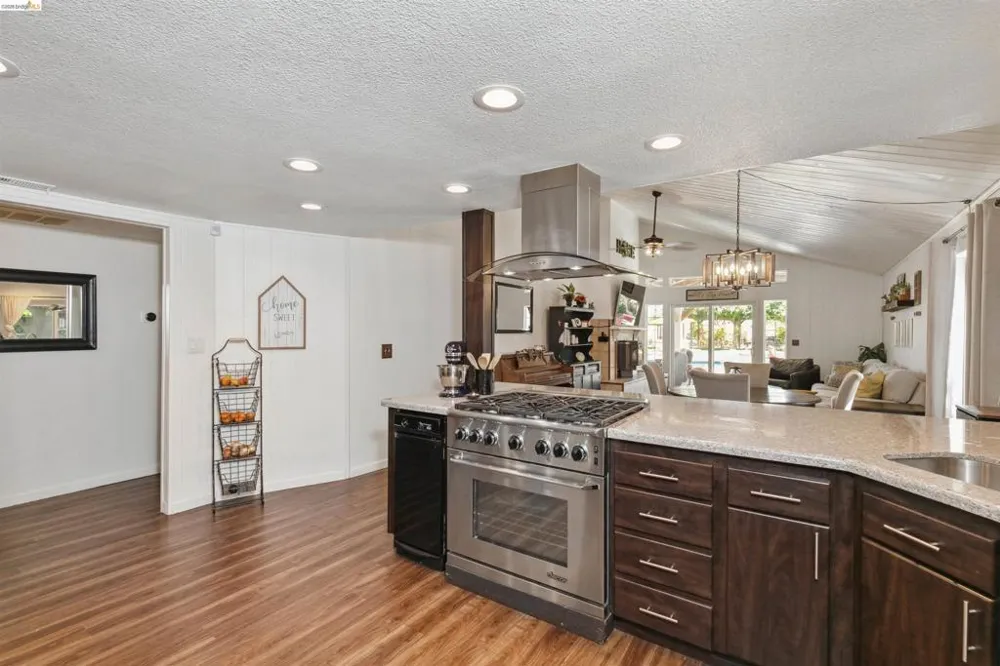 105 W Bolton Rd Oakley, CA 94561