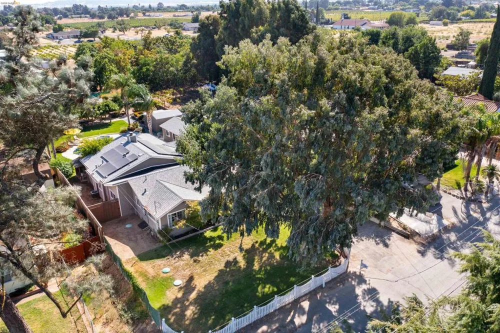 105 W Bolton Rd Oakley, CA 94561