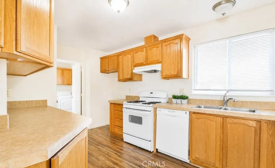 48011 93rd W Lancaster, CA 93536