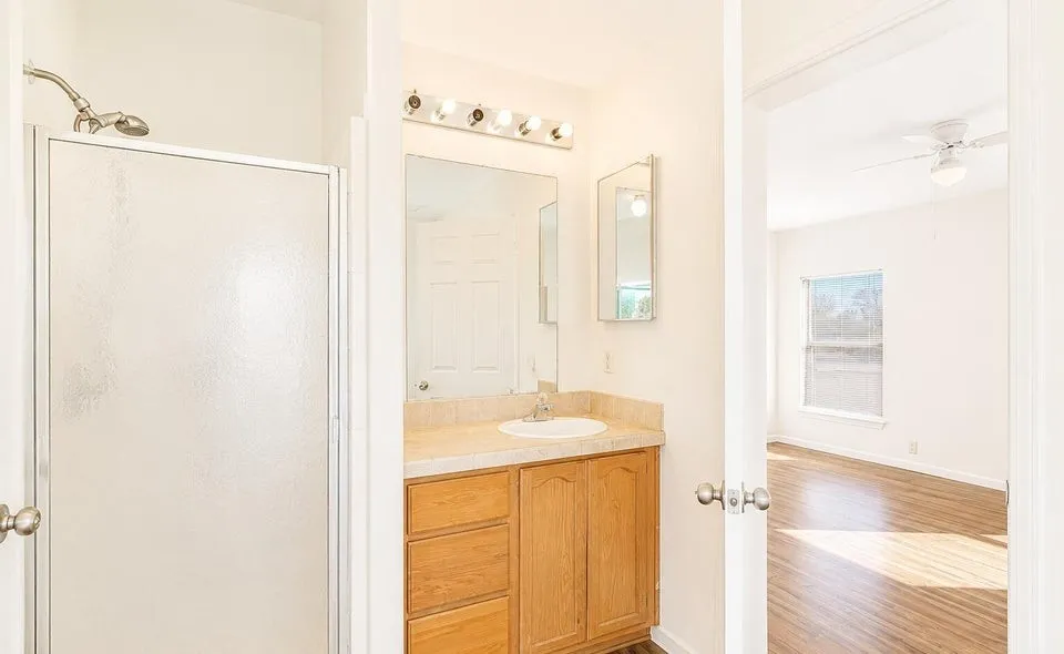 48011 93rd W Lancaster, CA 93536