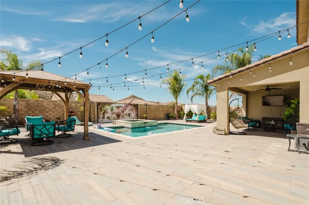 18930 Carranza Lane Saugus, CA 91350