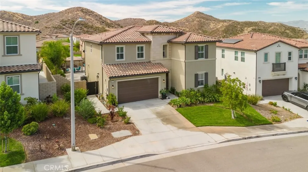 18930 Carranza Lane Saugus, CA 91350