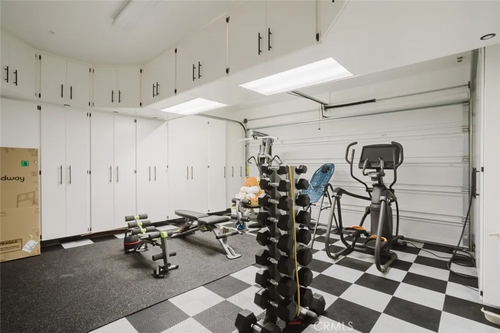 18930 Carranza Lane Saugus, CA 91350