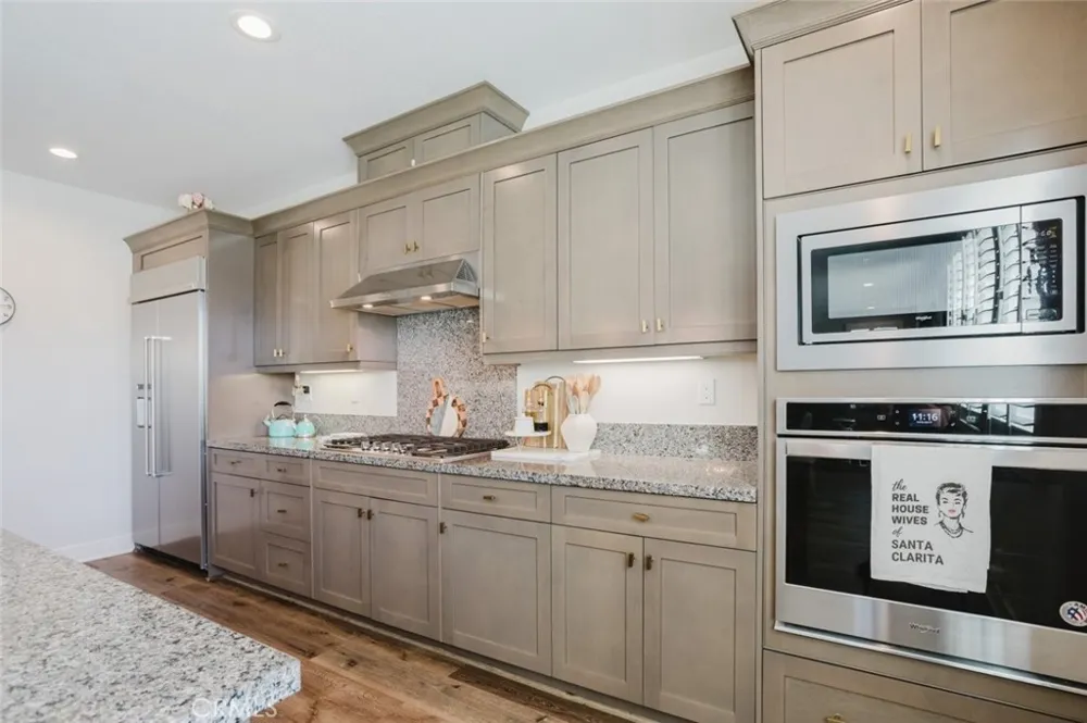 18930 Carranza Lane Saugus, CA 91350