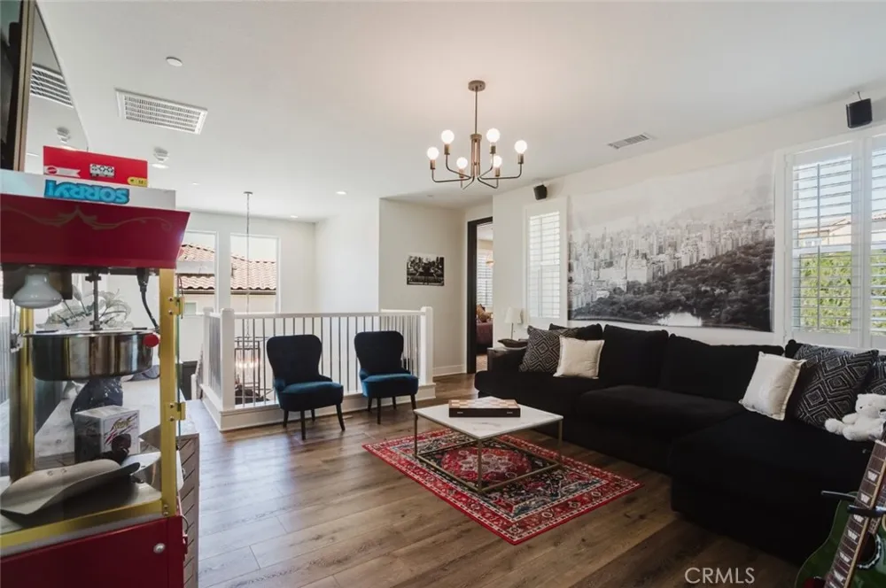 18930 Carranza Lane Saugus, CA 91350