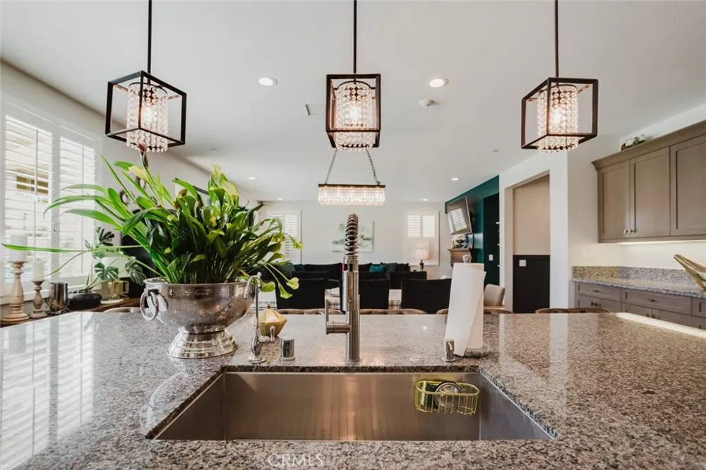 18930 Carranza Lane Saugus, CA 91350