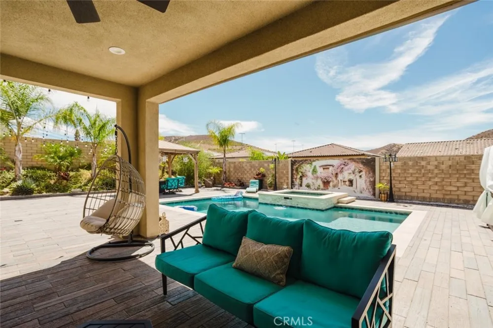 18930 Carranza Lane Saugus, CA 91350