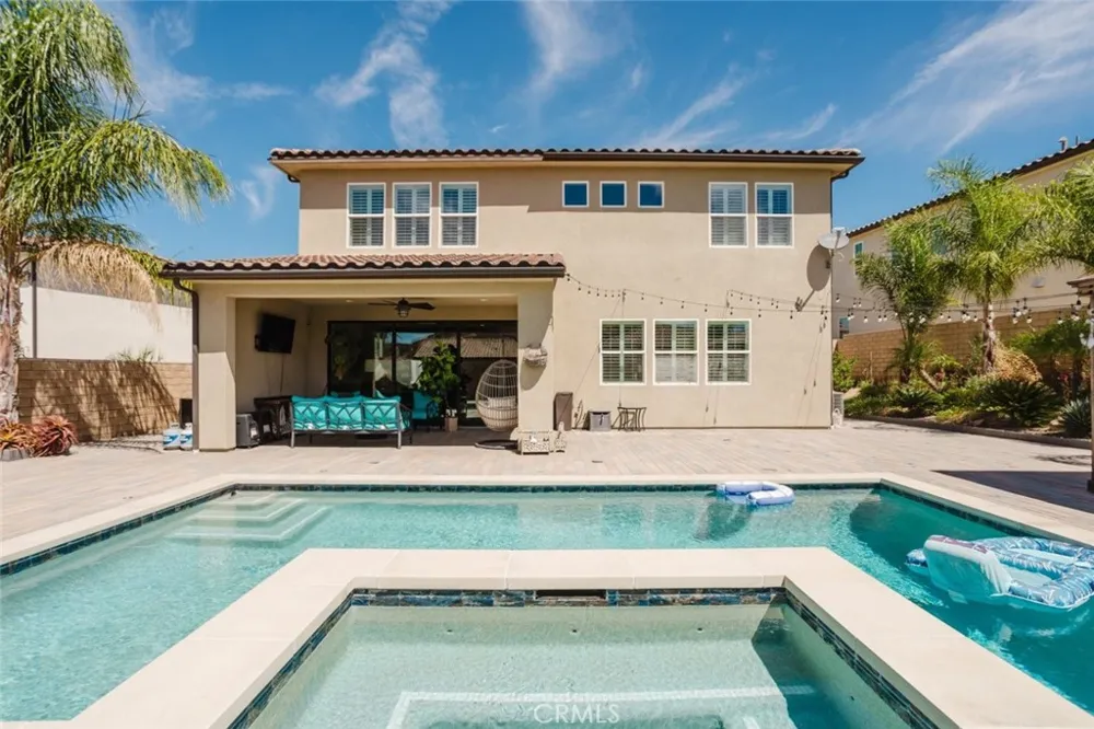 18930 Carranza Lane Saugus, CA 91350