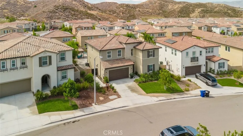 18930 Carranza Lane Saugus, CA 91350