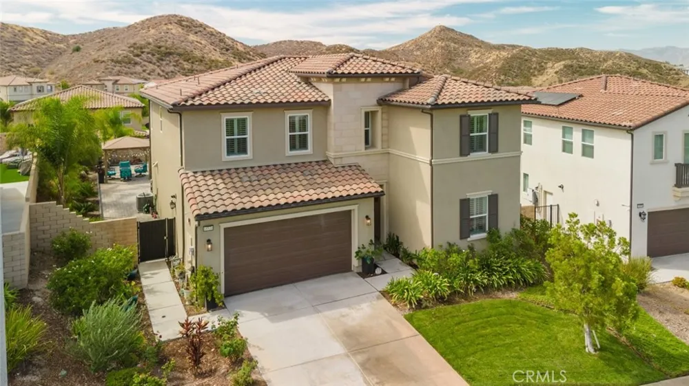 18930 Carranza Lane Saugus, CA 91350