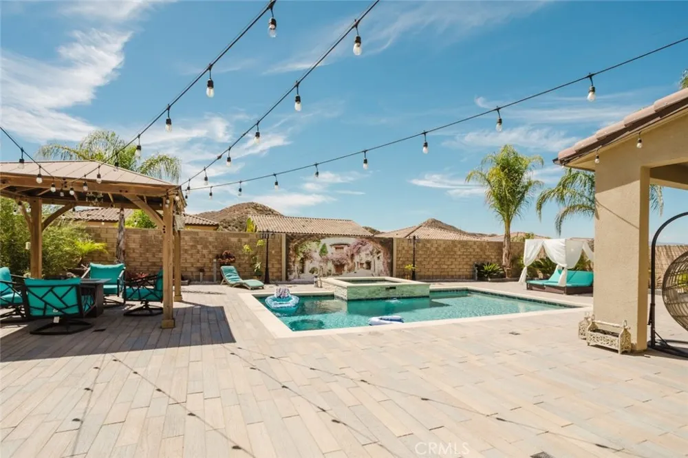 18930 Carranza Lane Saugus, CA 91350