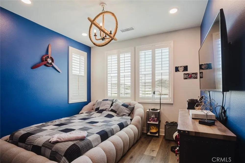 18930 Carranza Lane Saugus, CA 91350