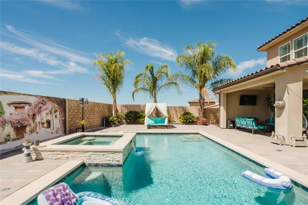 18930 Carranza Lane Saugus, CA 91350
