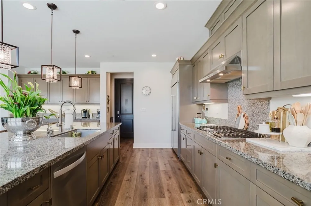18930 Carranza Lane Saugus, CA 91350