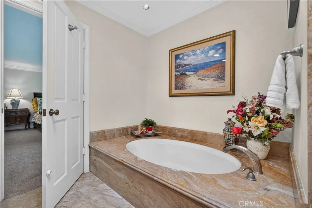 757 Quail Valley West Covina, CA 91791