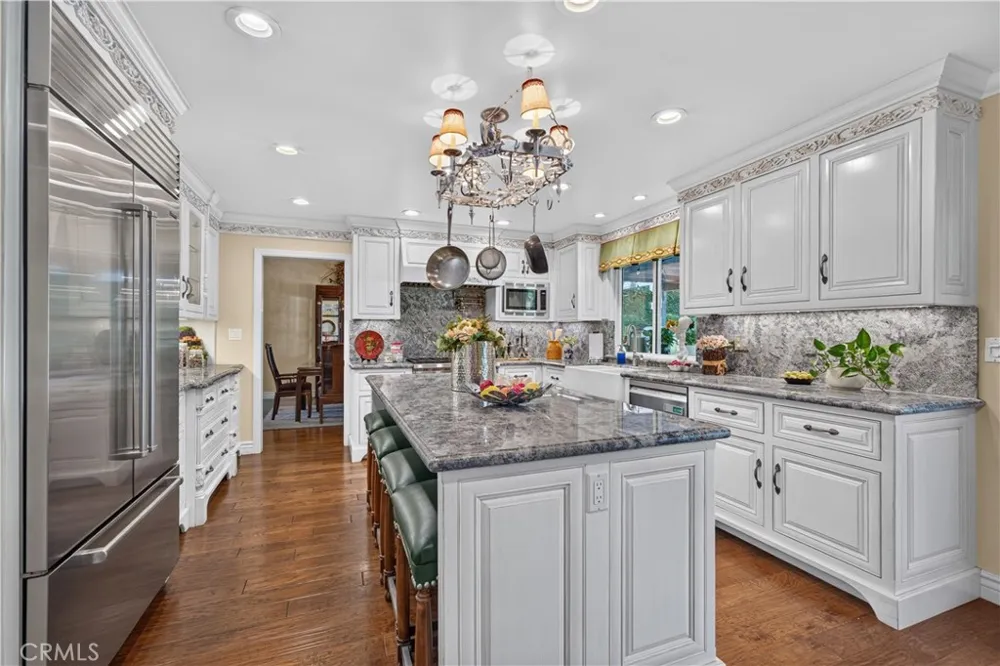 757 Quail Valley West Covina, CA 91791