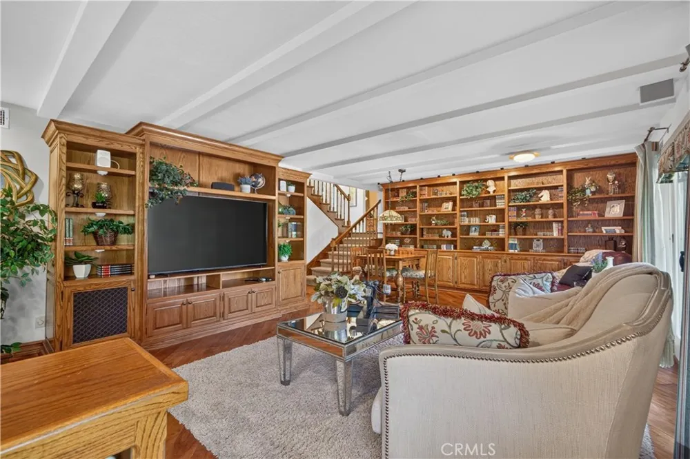 757 Quail Valley West Covina, CA 91791