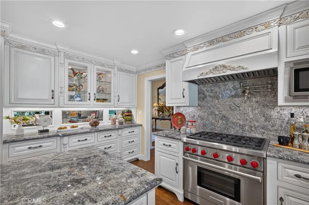 757 Quail Valley West Covina, CA 91791