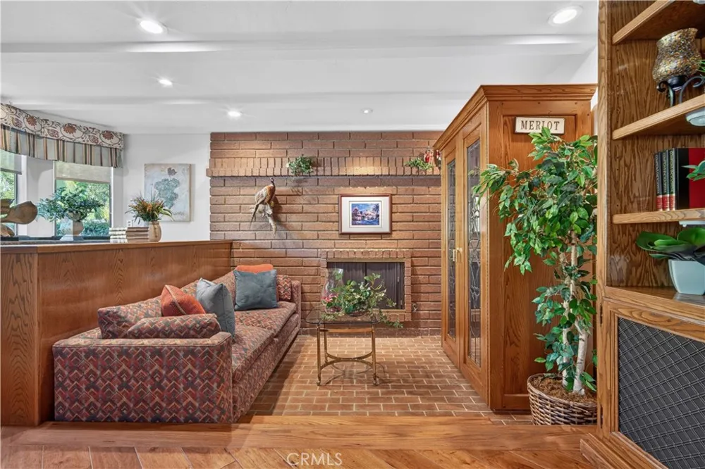 757 Quail Valley West Covina, CA 91791
