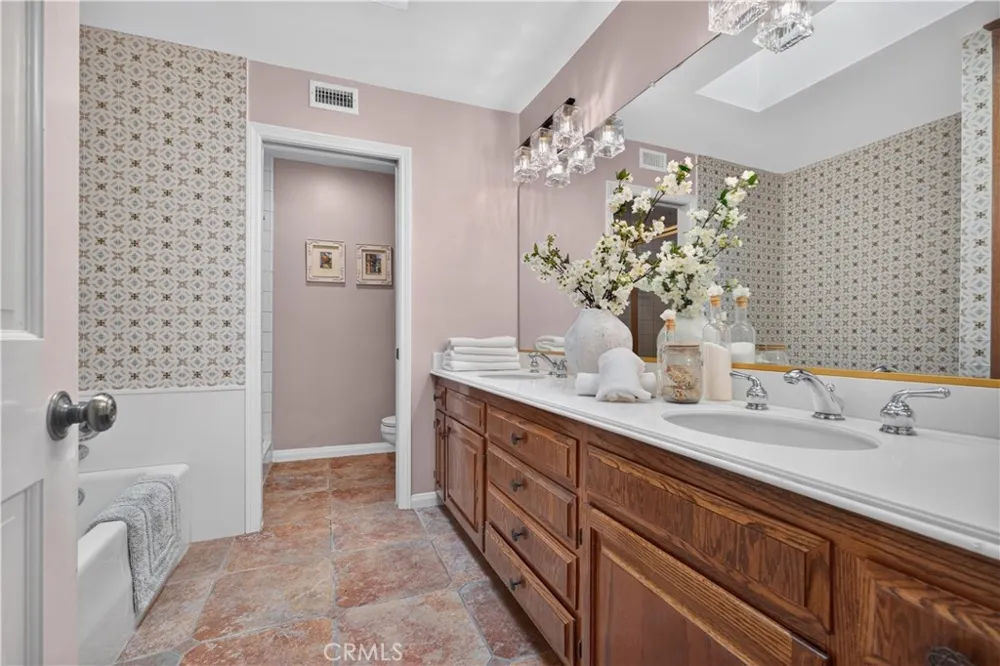 757 Quail Valley West Covina, CA 91791