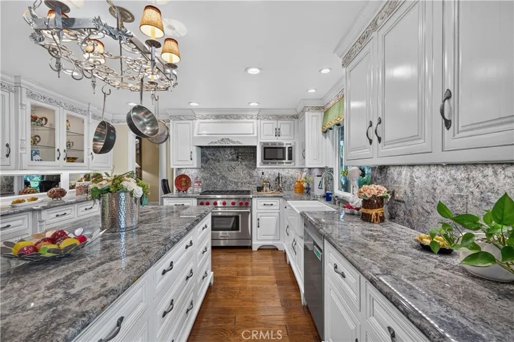 757 Quail Valley West Covina, CA 91791