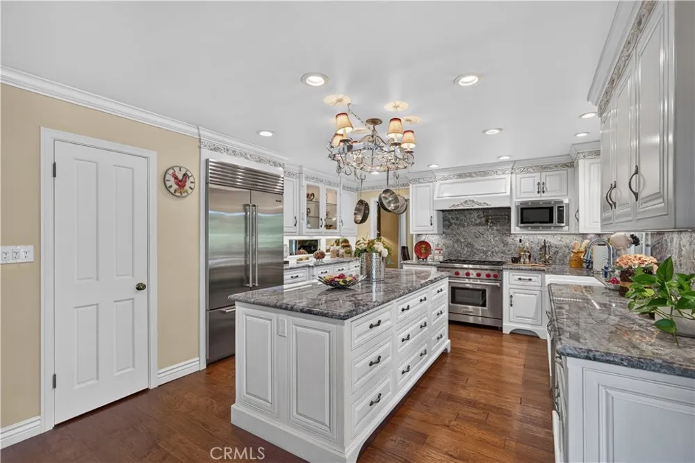 757 Quail Valley West Covina, CA 91791