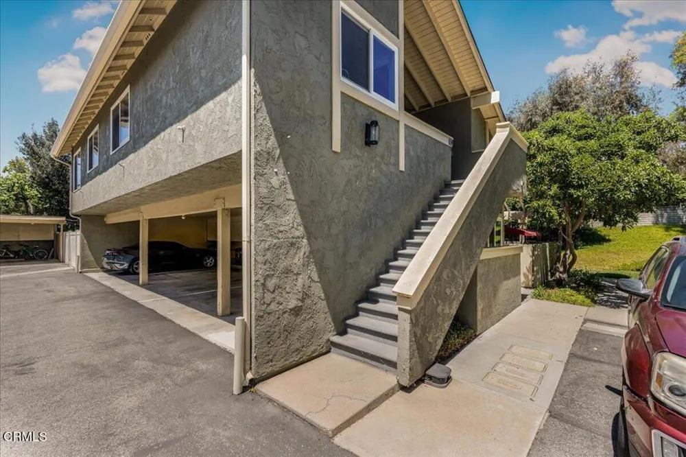 569 Rio Grande Circle Thousand Oaks, CA 91360