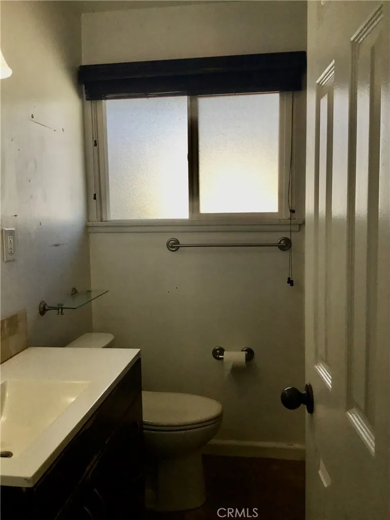 17214 Donmetz Granada Hills, CA 91344