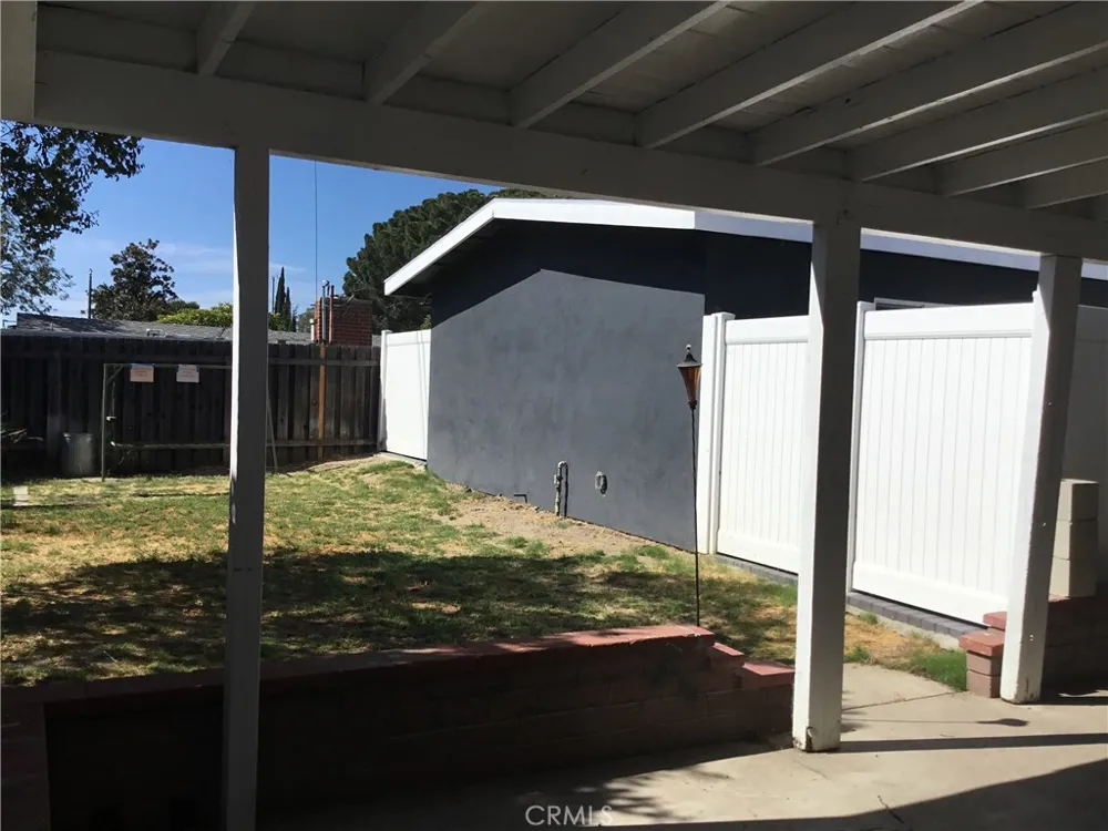 17214 Donmetz Granada Hills, CA 91344