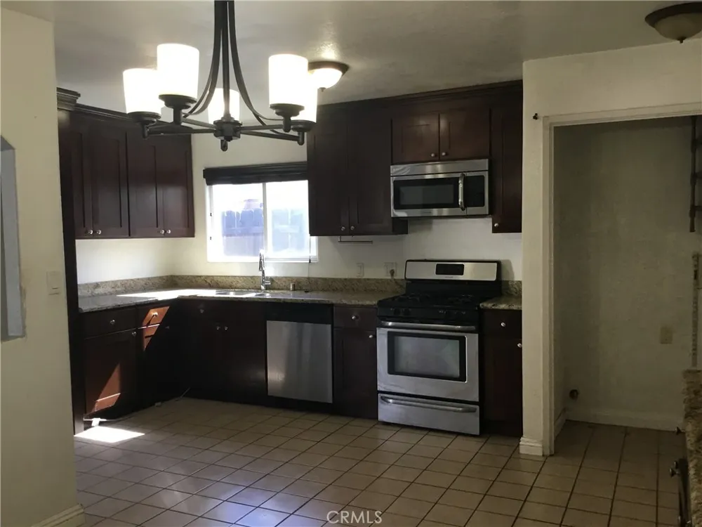 17214 Donmetz Granada Hills, CA 91344