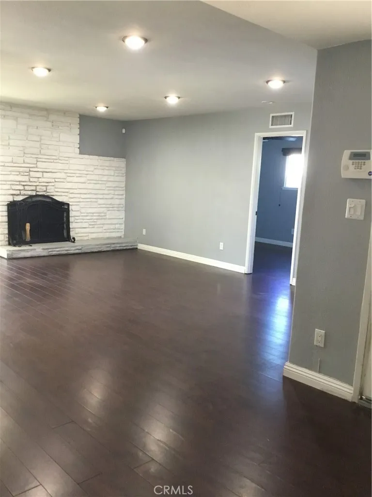 17214 Donmetz Granada Hills, CA 91344