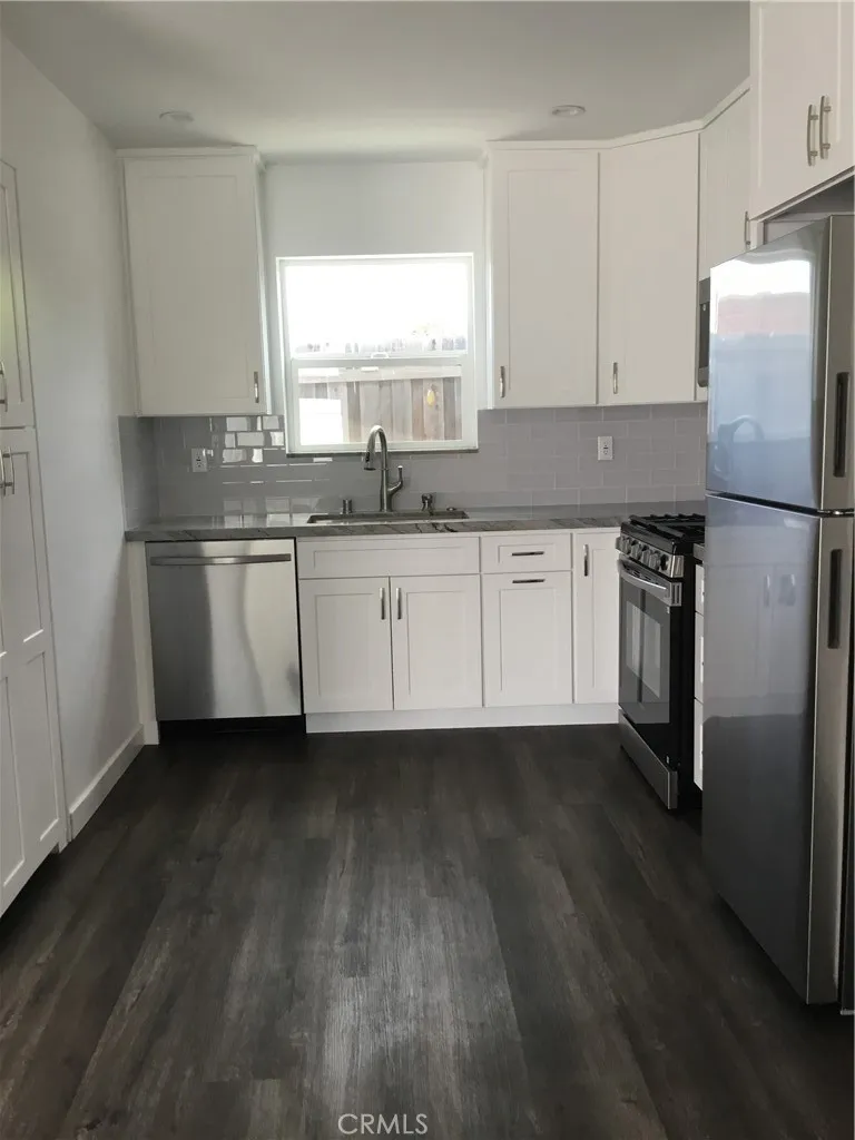 17214 Donmetz Granada Hills, CA 91344