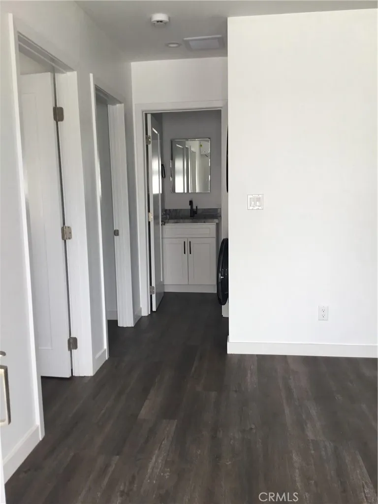 17214 Donmetz Granada Hills, CA 91344