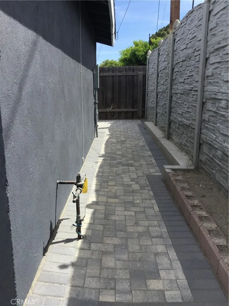 17214 Donmetz Granada Hills, CA 91344