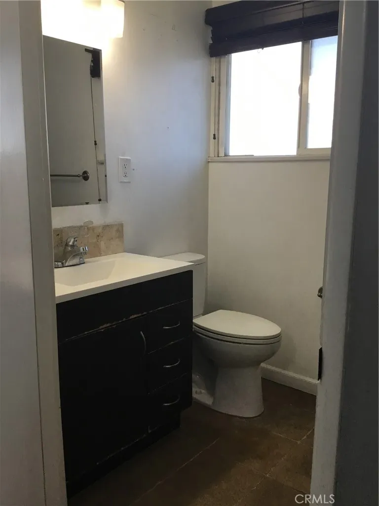 17214 Donmetz Granada Hills, CA 91344