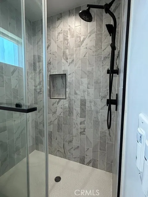 17214 Donmetz Granada Hills, CA 91344