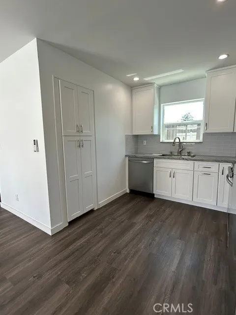 17214 Donmetz Granada Hills, CA 91344