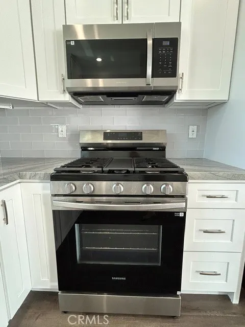 17214 Donmetz Granada Hills, CA 91344