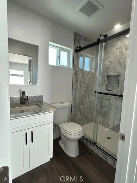 17214 Donmetz Granada Hills, CA 91344