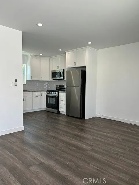 17214 Donmetz Granada Hills, CA 91344