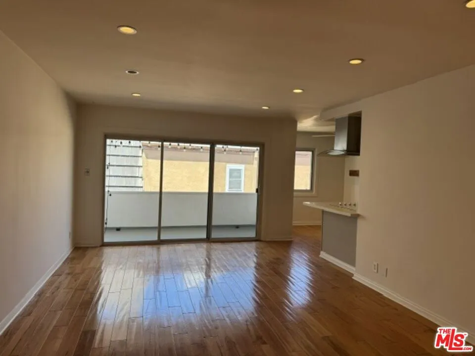 8710 Delgany Ave #23 Playa del Rey, CA 90293
