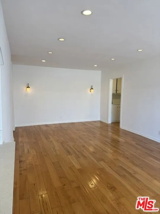 8710 Delgany Ave #23 Playa del Rey, CA 90293