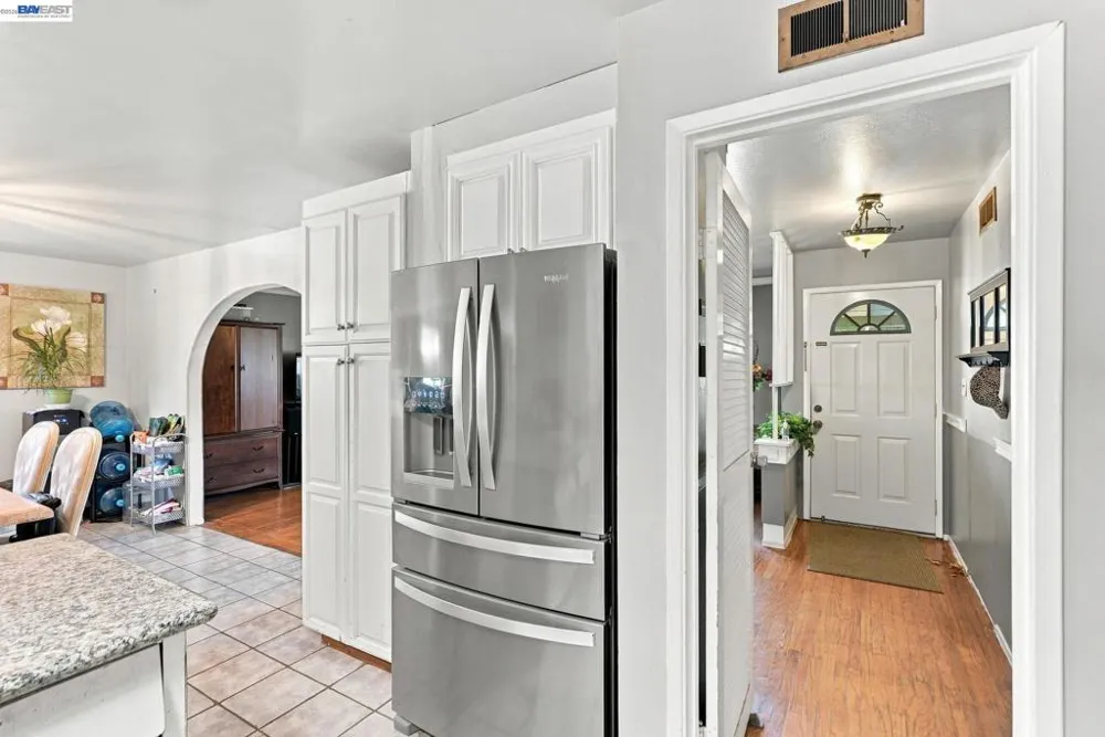 1451 Linfield Ln Hayward, CA 94545