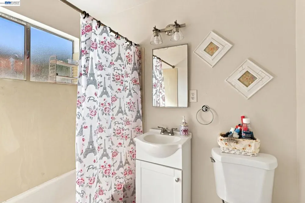 1451 Linfield Ln Hayward, CA 94545