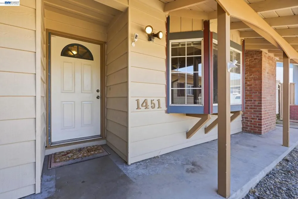 1451 Linfield Ln Hayward, CA 94545